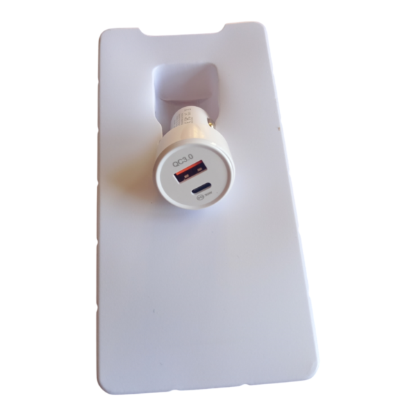 Cargador Rápido para Auto TREQA 48W – Doble Puerto USB y Tipo-C QC3.0 🚗🔋